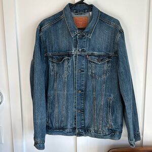 Original Levi Jacket. Worn Once. Excellent Condition. Like New.